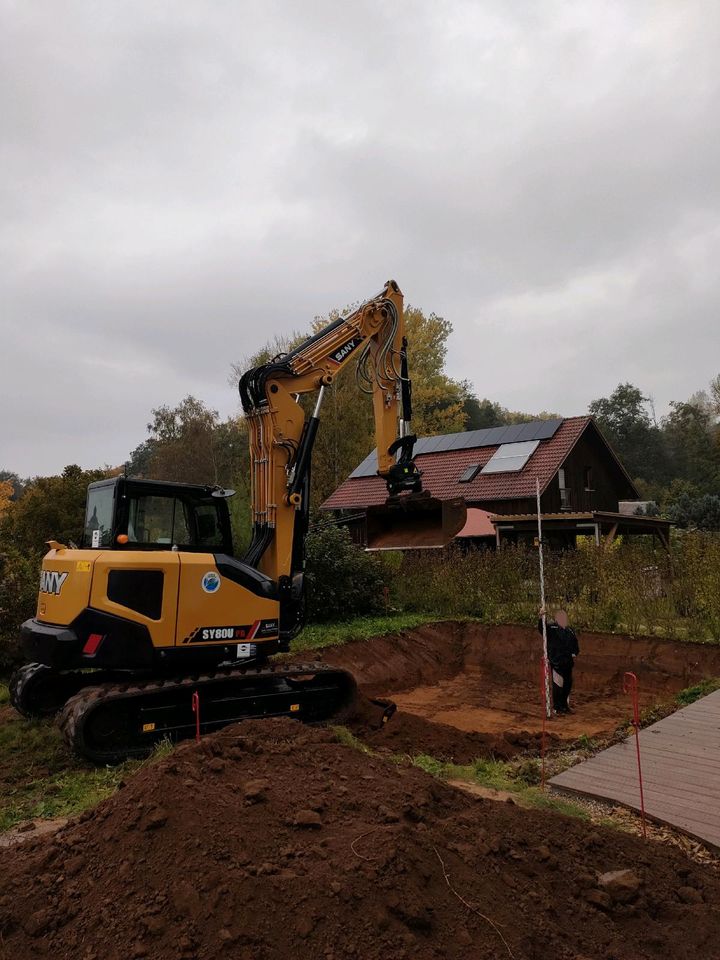 Erdaushub Baugrube Erdarbeiten Baggerarbeiten Pflasterarbeiten in Neuhaus a.d. Pegnitz