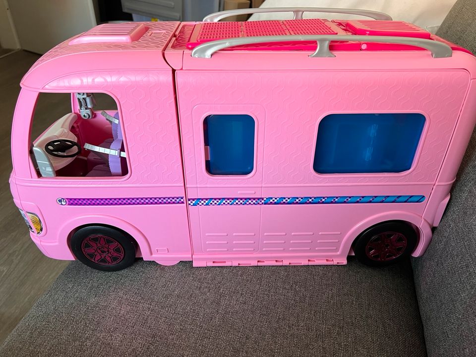 Barbie Wohnmobil in Lage