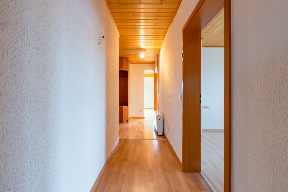 Modernisiertes Zweifamilienhaus mit Baugrundstück (optional) in Ober-Florstadt in Florstadt