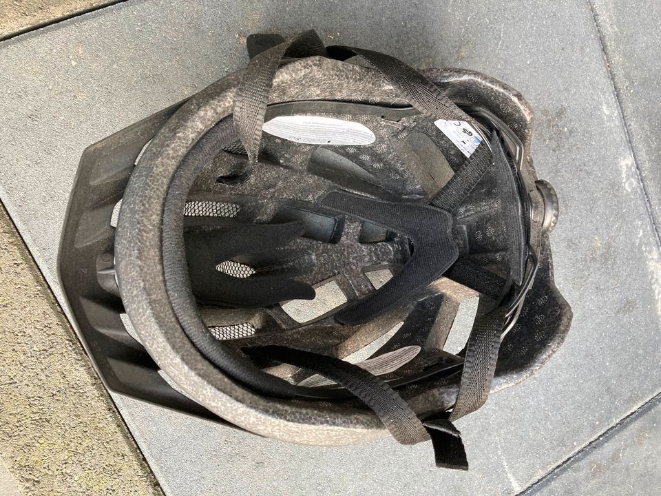 Fahrradhelm CRIVIT SP-107 unfallfrei in Detmold