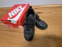 Nike Unisex Kinder Sneaker Größe 37,5 schwarz Turnschuhe Hessen - Ebersburg Vorschau