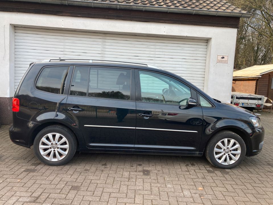 Volkswagen Touran mit Garantie/ 1,4 TSI 170PS DSG Getriebe in Lebach