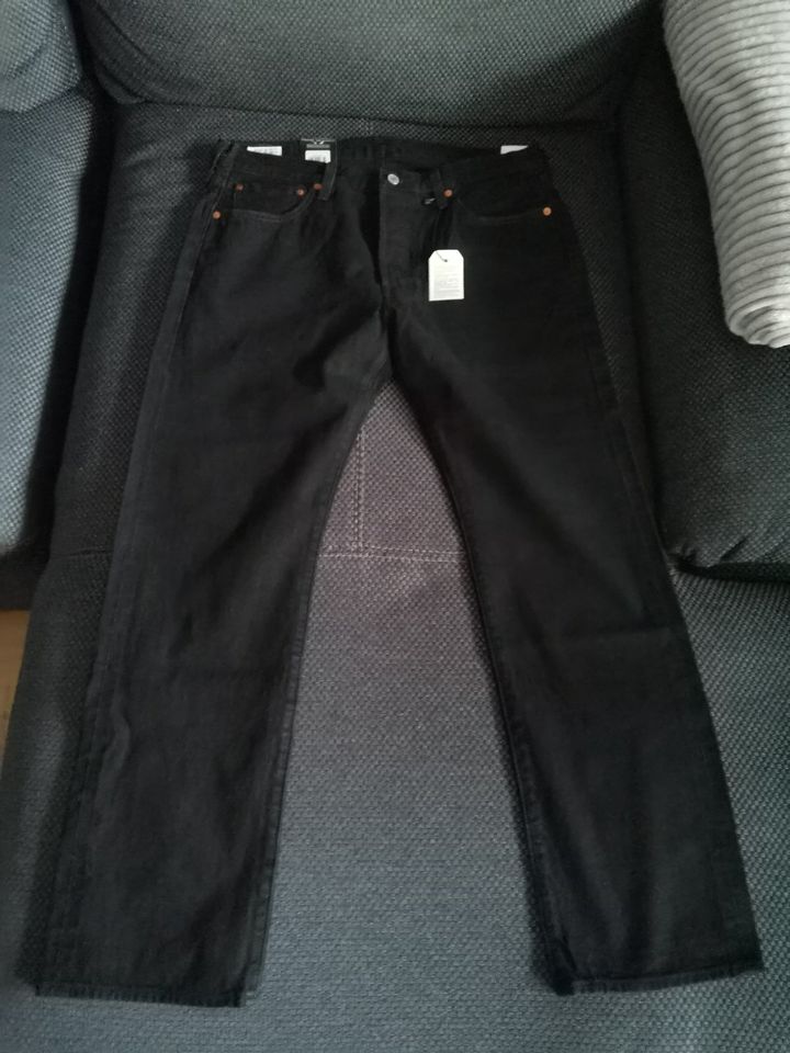 Levi`s Jeans  Hose blau oder schwarz 34 / 30 NEU in Potsdam