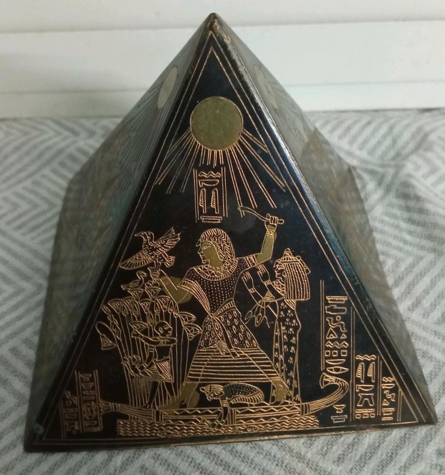 Schöne Pyramide Ägypten Pharao Antike Antiquität Messing Kupfer in Tännesberg