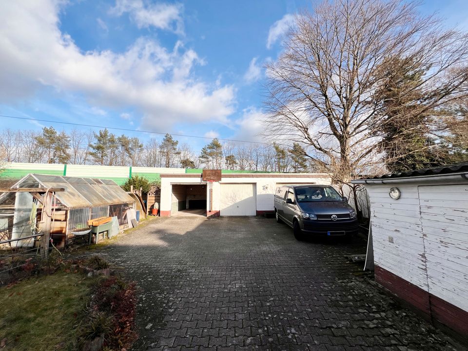 Zweifamilienhaus mit 1000 m² großen Grundstück! in Langenfeld