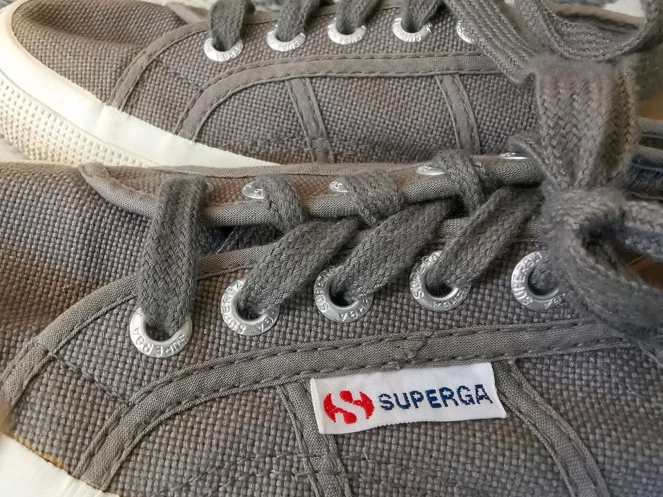 Schuhe SUPERGA in Gernsheim 