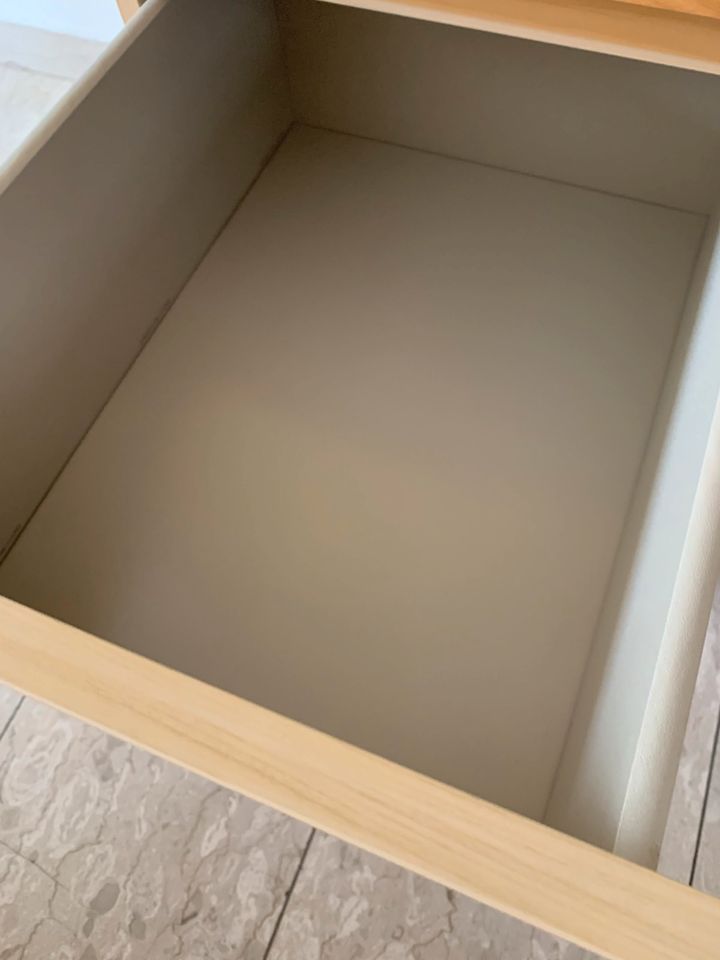 1x Ikea Malm Kommode Schrank  Nachttisch in Bönningstedt