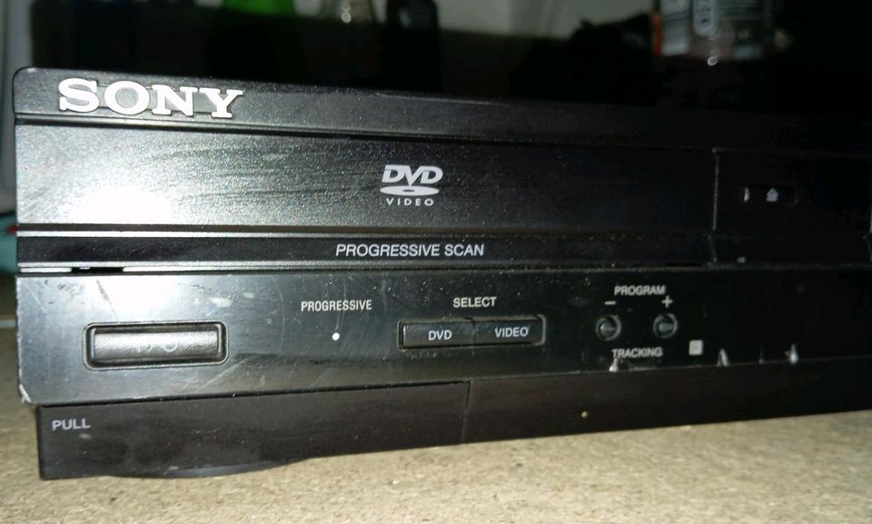 Sony SLV-D980P DVD-Player VHS-Recorder Kombination Kombigerät in Baunatal