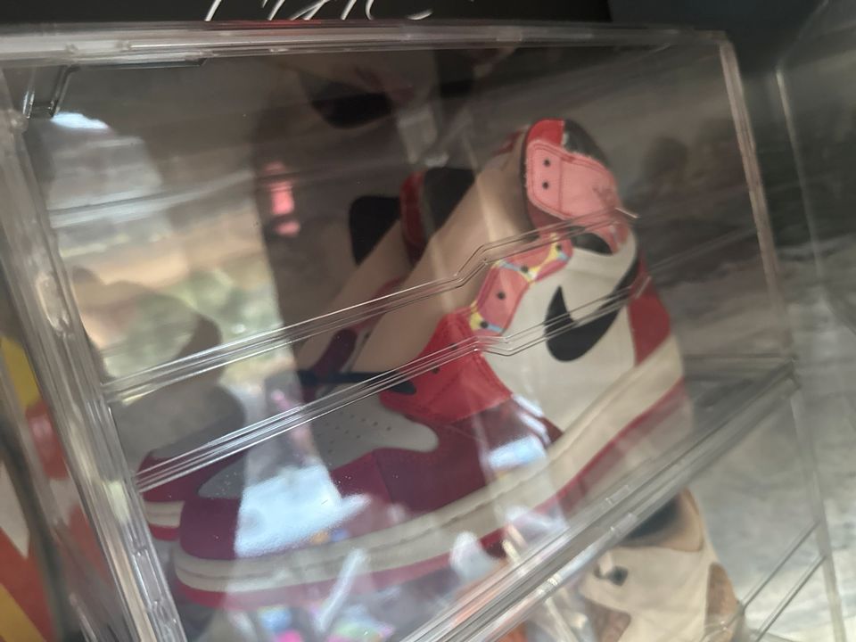 Nike Air Jordan 1 High OG 'Spider-Man Across the Spider-Verse' in Isselbach