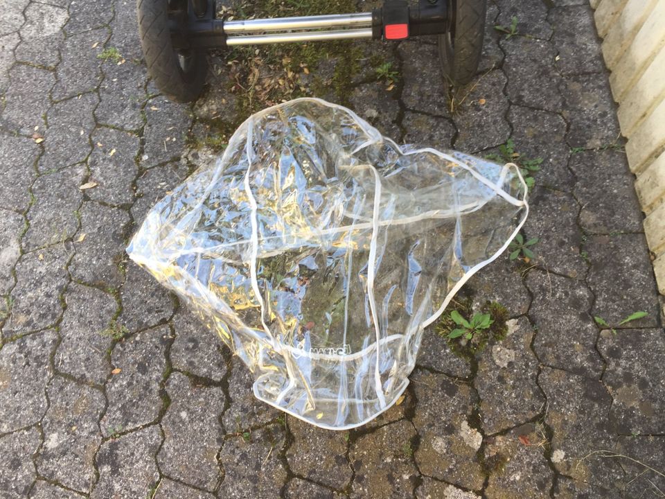 KInderwagen Maxicosi mit Regenschutz in München