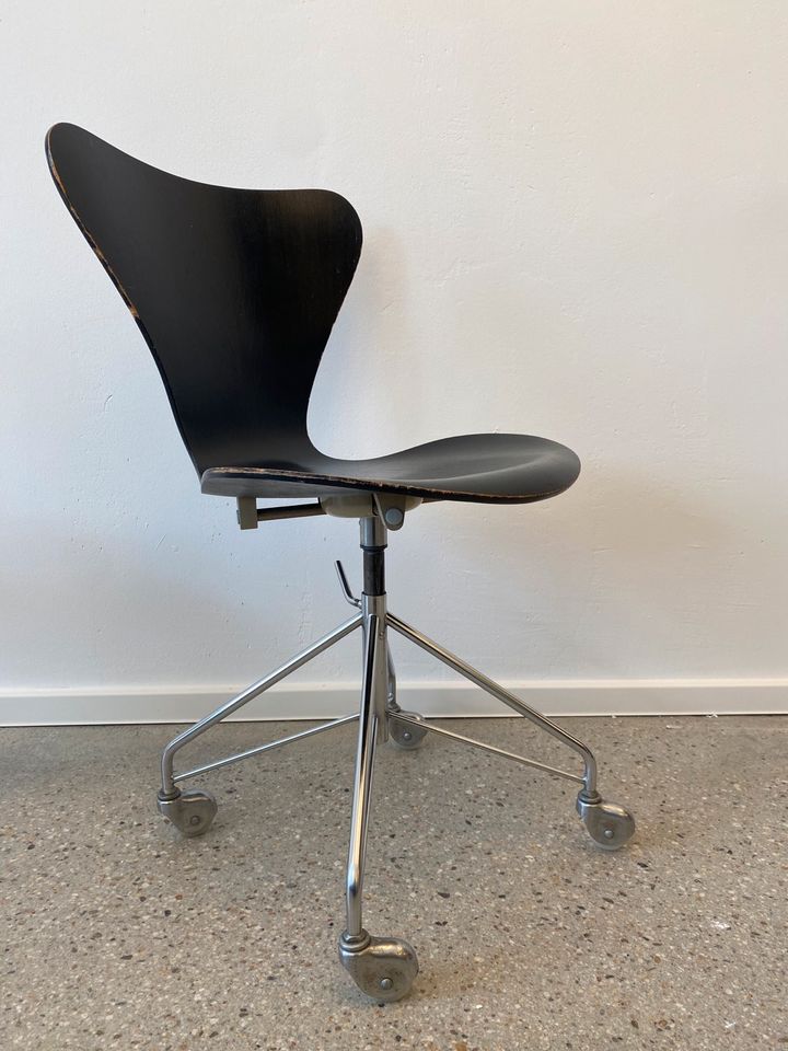 * 1v2 ARNE JACOBSEN FRITZ HANSEN 3117 DREHSTUHL ROLLEN STUHL BÜRO in Berlin