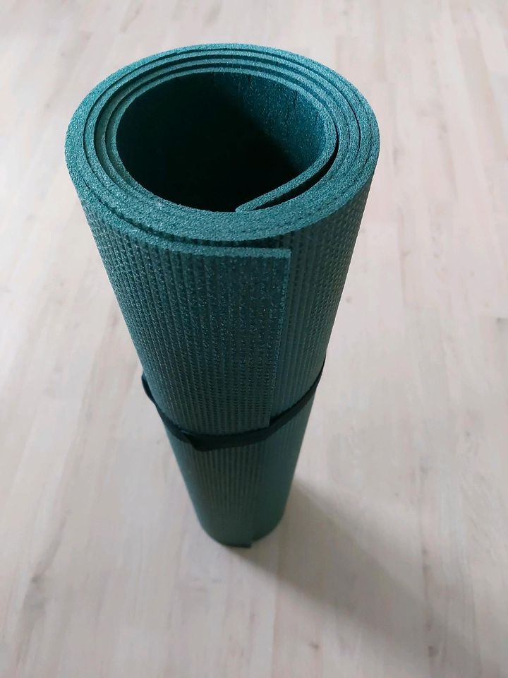 Yogamatte / Isomatte / Fitnessmatte, grün in Karlsruhe