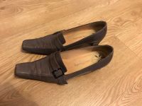 Schuhe echtes Leder Betty Barclay, kleiner Absatz 40, top Zustand Baden-Württemberg - Ladenburg Vorschau