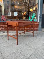 ◤ Svend Aage Madsen Teak Desk Teakholz Vintage Büro Schreibtisch Dänisch Tisch Danish Design Table 50er 60er 70er mid Century Holz aufgearbeitet massiv Mitte - Tiergarten Vorschau