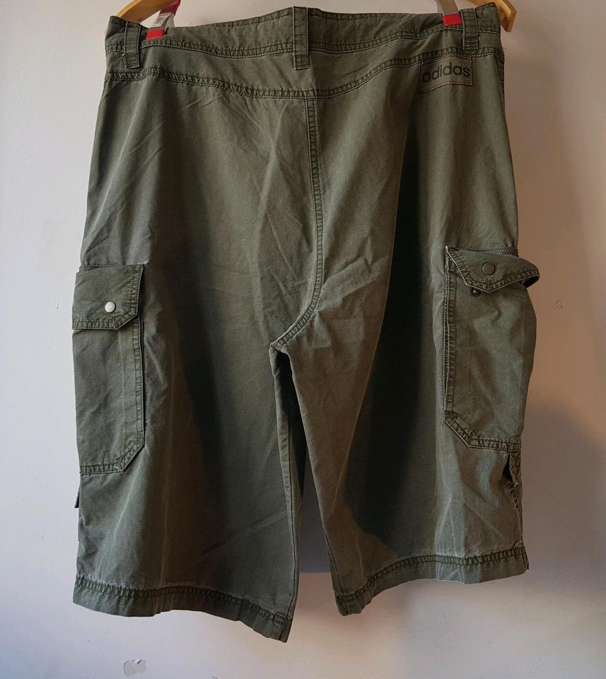 Adidas Herren Cargo Shorts Rockaway in olive Size M in Frankfurt am Main