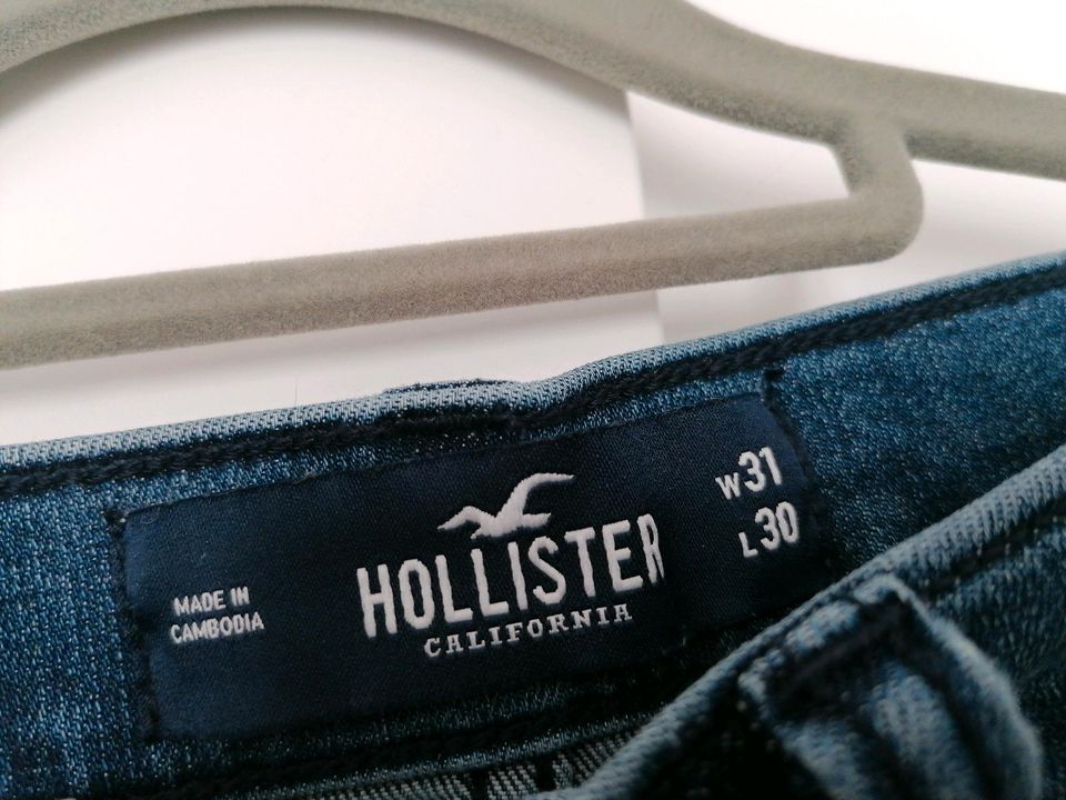 Hollister Jeans Gr. 31/30 leicht stretchig in Neumünster