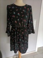 Kleid florales Muster H&M gr 38 Sommerkleid Niedersachsen - Nienburg (Weser) Vorschau