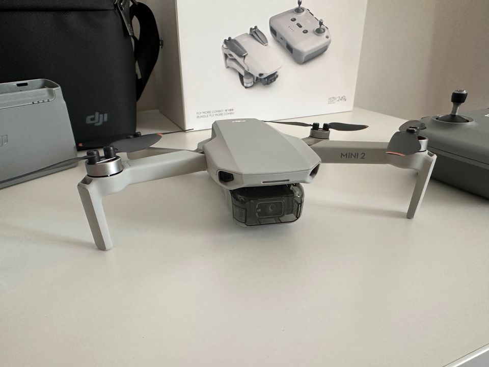 DJI Mini 2 Fly More Combo *NEUwertig* in OVP mit Rechnung in Ludwigshafen