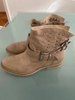 Nero Giardini Stiefeletten Ankle Boots beige Leder Gr. 37 München - Schwabing-West Vorschau