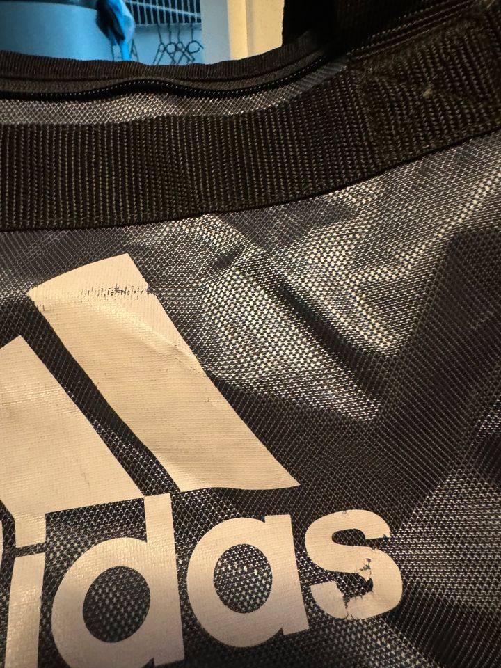 Adidas Tasche in Vilsbiburg