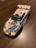 Porsche 911 GT1 1/18 UT Models Niedersachsen - Stuhr Vorschau