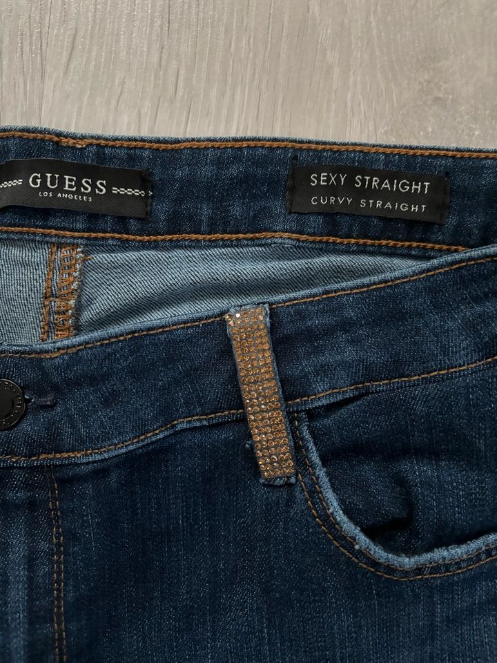 Guess Jeans Sexy Straight mit Strasssteinchen in Dortmund