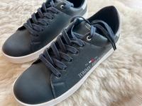 Neu ungetragen Tommy Hilfiger Sneaker Größe 40 blau Marine Niedersachsen - Uslar Vorschau