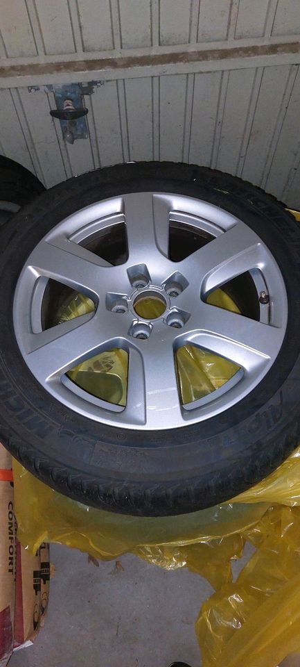 original Audi Alufelgen 17 Zoll Michelin Winterreifen 225 55 R 17 in Gescher