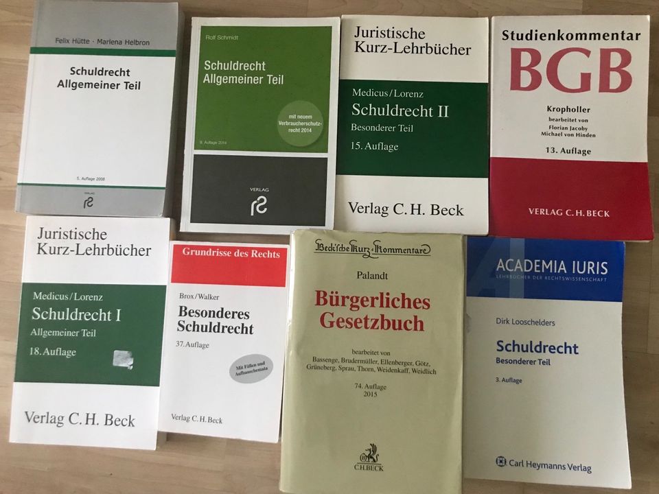 Lehrbücher Jura VerwaltungsR GrundR StrafR ZivilR Kommentare etc. in Rostock