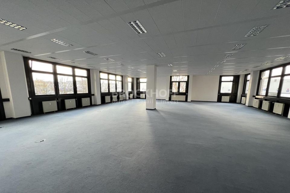 Uedesheim | 2.260 m² Halle & 493 m² Büro mit Archivfläche| ab 7,15 EUR in Neuss