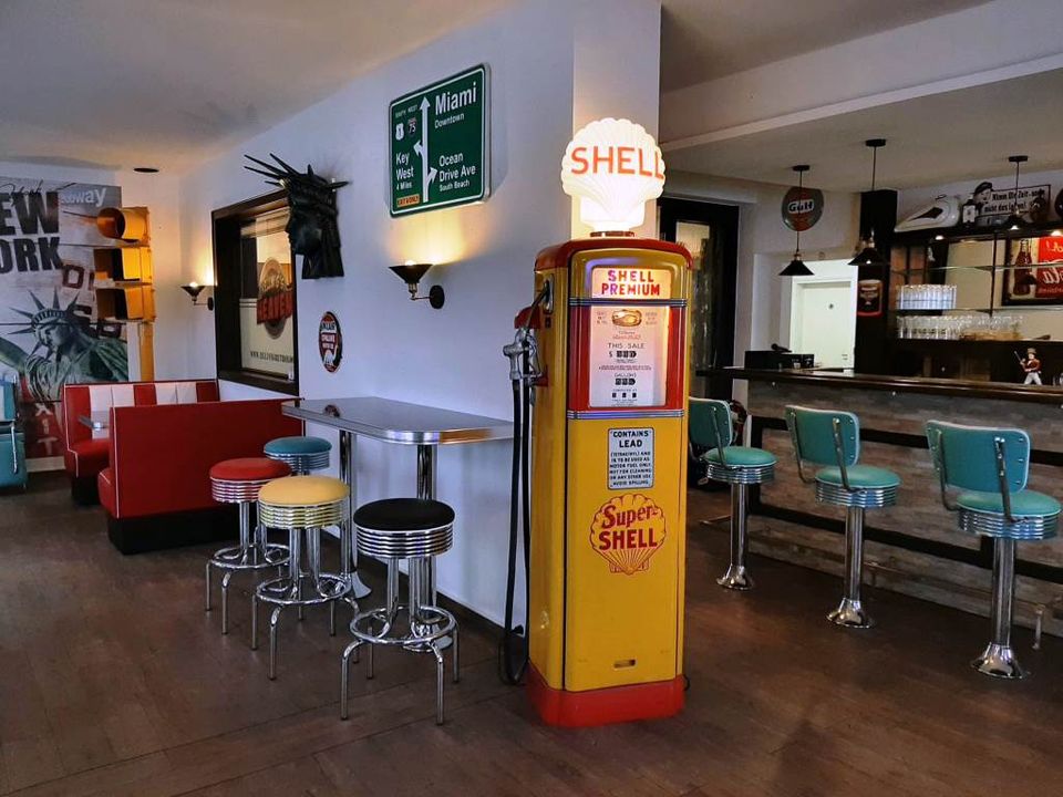 Diner Tisch Wand Stehtisch Bel Air optimal den Platz genutzt in Mülheim (Ruhr)