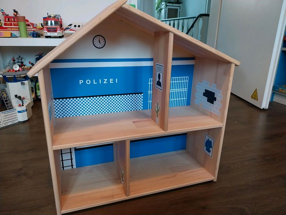 Ikea Flisat Puppenhaus Polizeiwache Limmaland in Duisburg