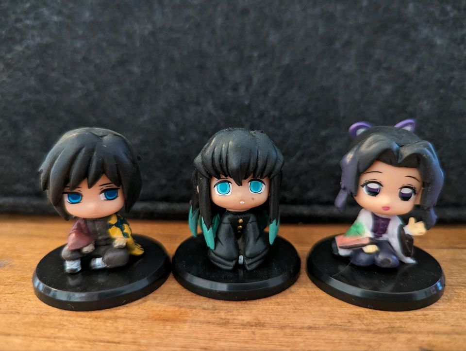 22 Demon Slayer Mini Figuren Tanjiro Nezuko Säulen Gashapon Onemu in Wolbeck