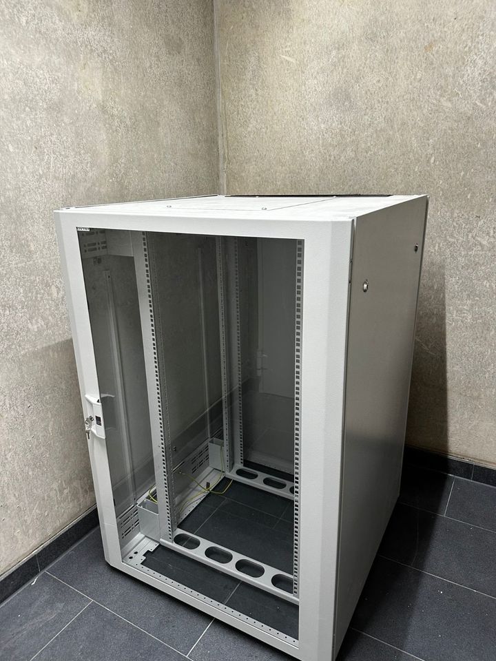 Rittal TE 7996038 Serverschrank / Serverrack / IT Schrank 19 Zoll in Bremen