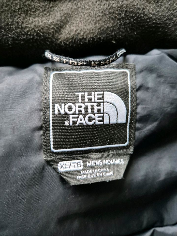 Daunenmantel / Polarjacke von The North Face - Herren XL in Hamburg