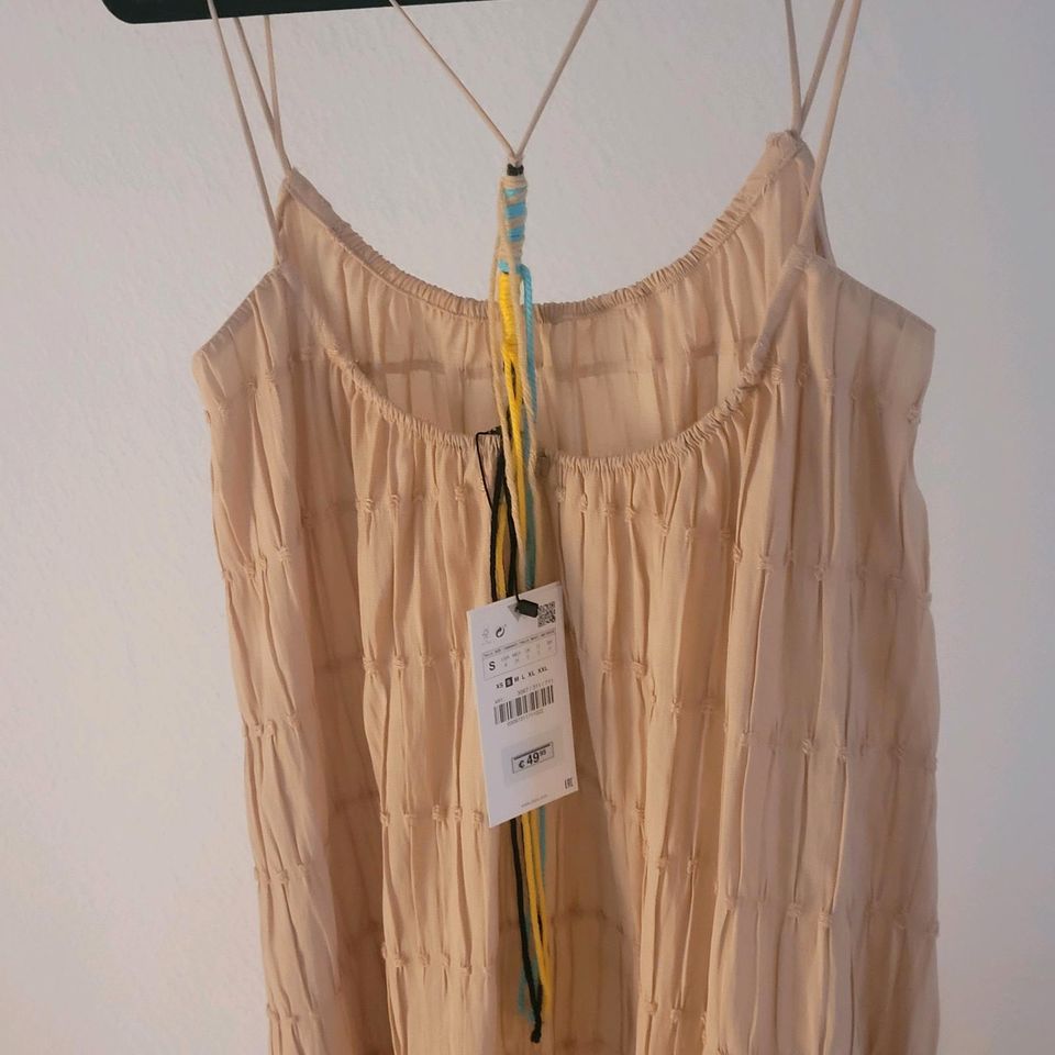Zara Maxi Kleid NEU und ungetragen 36/S Farbe beige in Oberhausen