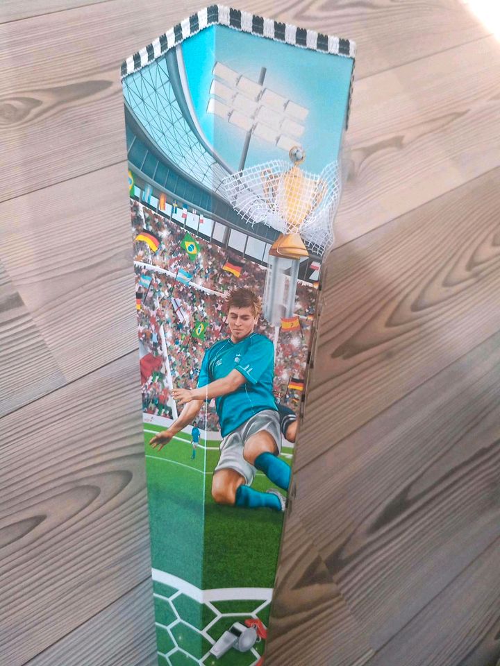 Zuckertüte Schultüte 83cm Fußball 3D Roth sehr gut mit Schleife in Pöhl