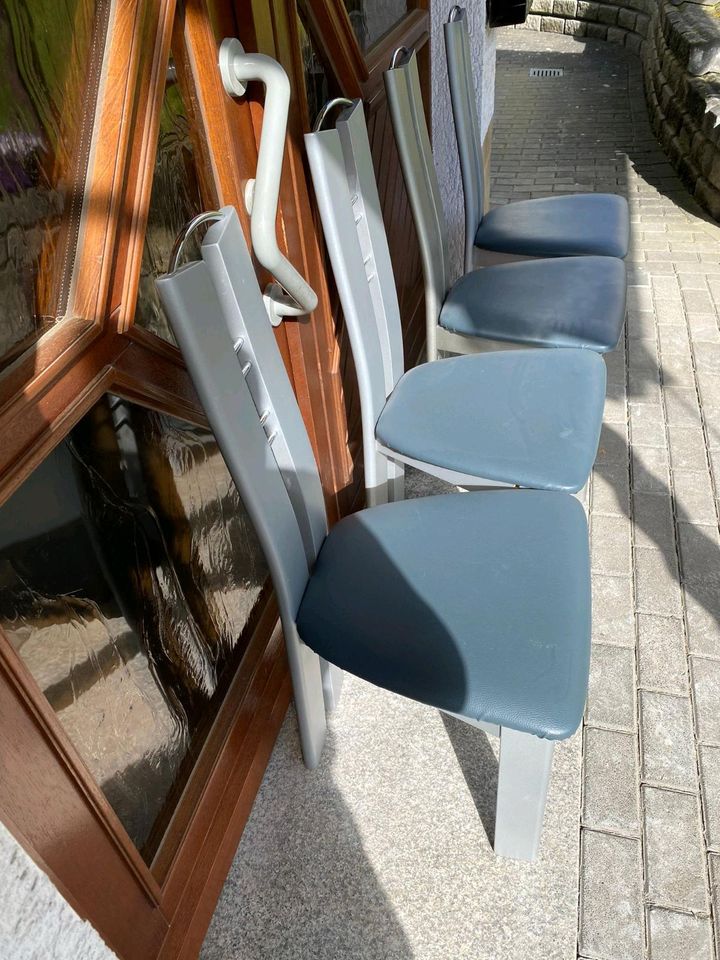 4 Stühle Sitze Stuhl in Brachttal