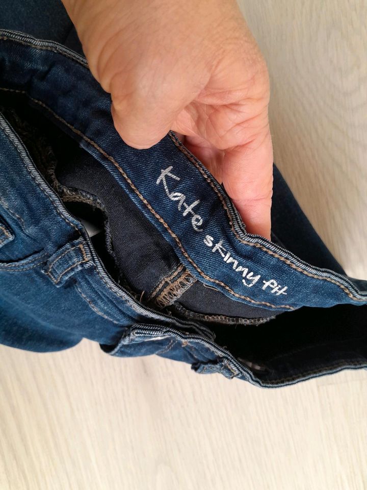 Jeans Stooker Sterne gr. 140,kate and skinny fit, verstellbar, in Göttingen