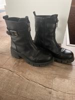 Gr. 36, Schwarze Stiefel, Wednesday Herzogtum Lauenburg - Mölln Vorschau