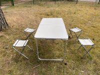 Camping Set zu vermieten, Campingtisch faltbar mit 4 Hockern Brandenburg - Potsdam Vorschau