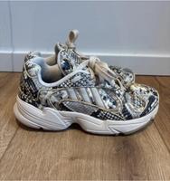 Adidas Yung 1 Snake 37 1/3 Beige Schlange Hessen - Bad Homburg Vorschau