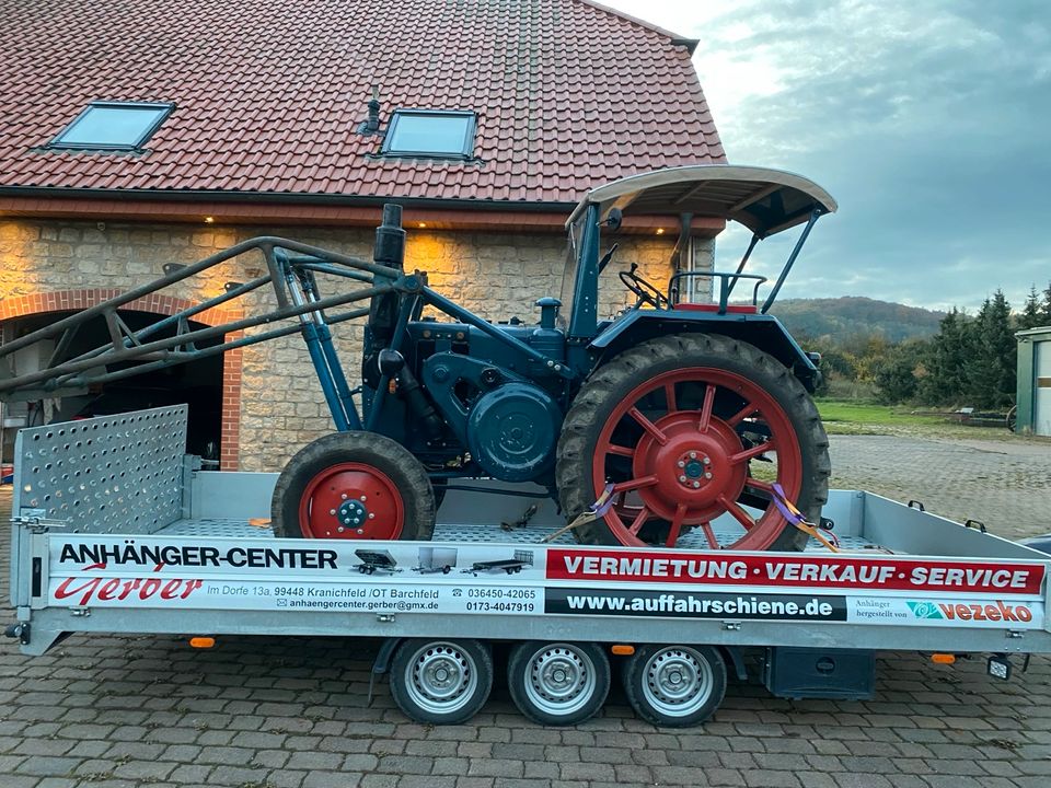 Transport von Traktoren u Fahrzeugen in Kranichfeld