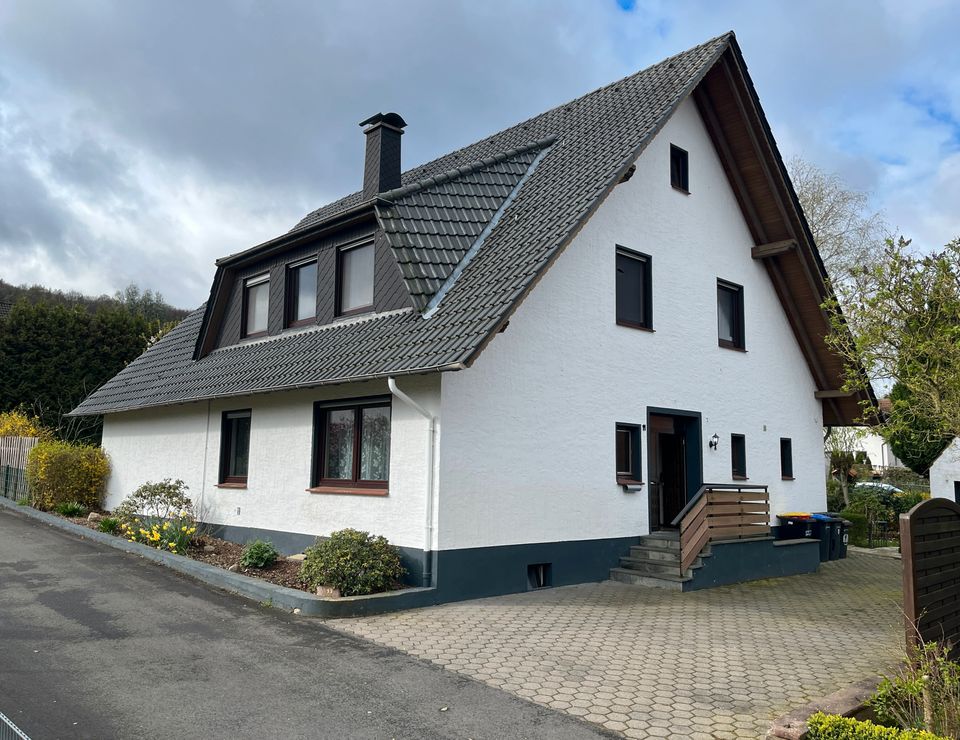 Attraktives Zweifamilienhaus in guter Lage von Lübbecke - Eilhausen in Lübbecke 