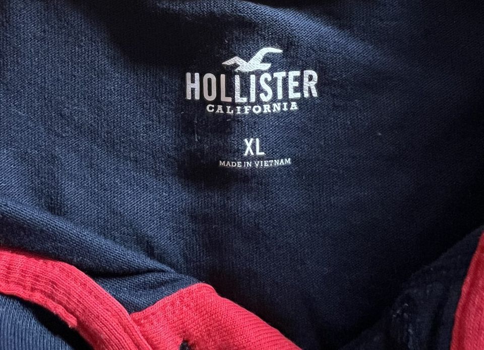 Hollister T-Shirt mit Knopfleiste, Gr. XL, navy/red in Berlin