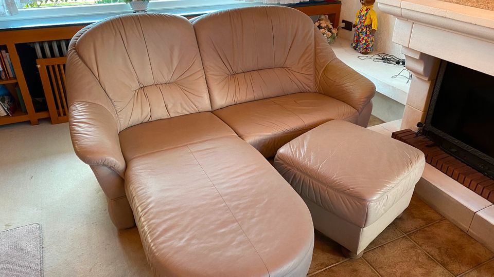 Ledersofa mit Fussteil in Duisburg