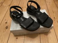 Sandaletten Sommer Schuhe Riemen schwarz Gr. 37 Friedrichshain-Kreuzberg - Kreuzberg Vorschau
