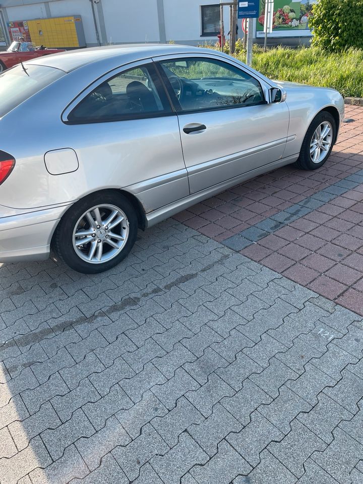 Mercedes-Benz C230 Coupe Kompressor Automatik TÜV NEU in Stuttgart