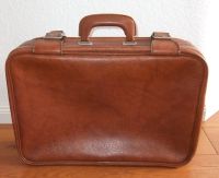 Deko/Vintage: Alter, kleiner Koffer mit Schlüsseln Frankfurt am Main - Bergen-Enkheim Vorschau