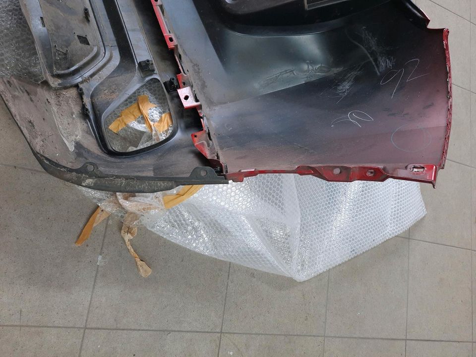 Mitsubishi Eclipse Cross Stoßstange hinten Stoßfänger Bumper rot in Beeskow